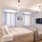 Elegance Studio Apartments
